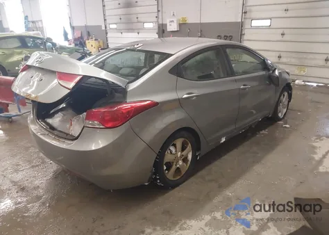 2013 Hyundai Elantra Gls z USA, uszkodzony, nr VIN KMHDH4AE4DU935933
